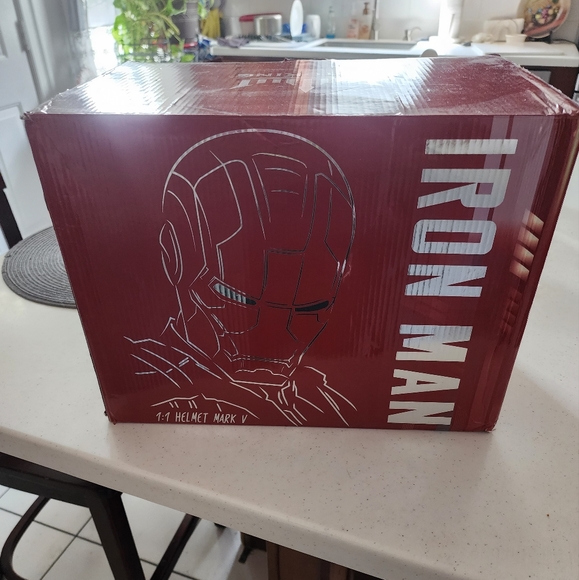 Iron Man Helmet - Picture 3 of 4